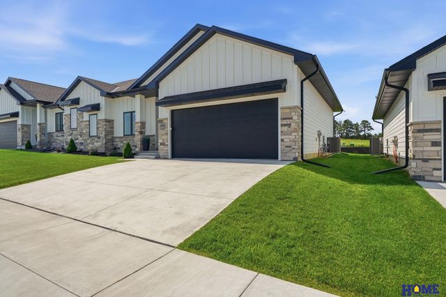 6843 Weigel Bay, Lincoln, NE 68516