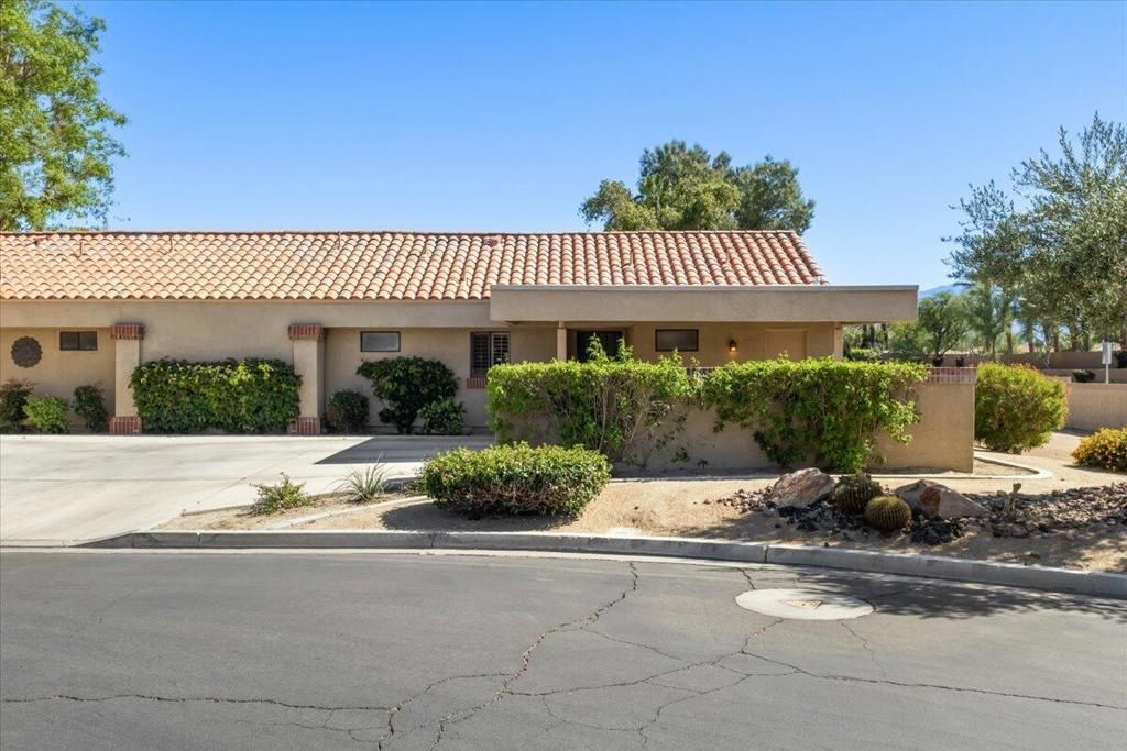 Image 2 of property listing at 77009 Preston Trail, Palm Desert, CA 92211