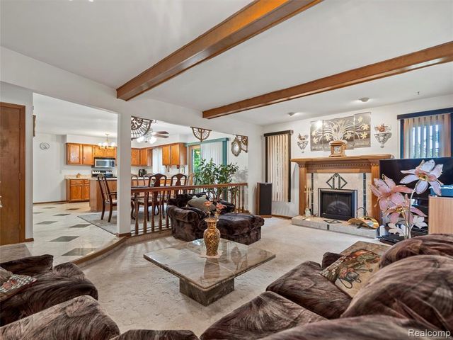 46386 Jackson Drive, Macomb, MI 48044