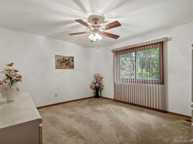 46386 Jackson Drive, Macomb, MI 48044