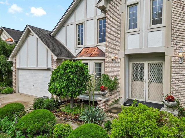 46386 Jackson Drive, Macomb, MI 48044