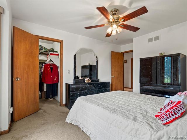 46386 Jackson Drive, Macomb, MI 48044