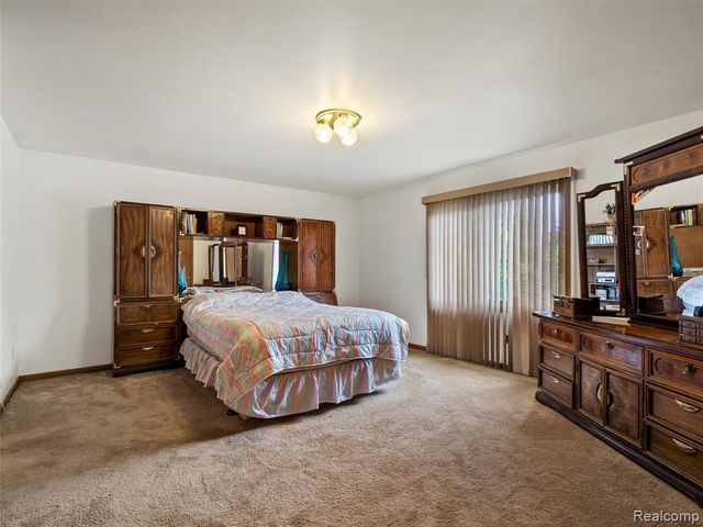 46386 Jackson Drive, Macomb, MI 48044