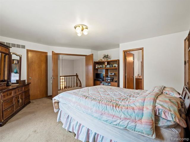 46386 Jackson Drive, Macomb, MI 48044