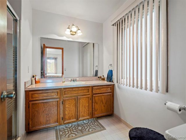 46386 Jackson Drive, Macomb, MI 48044