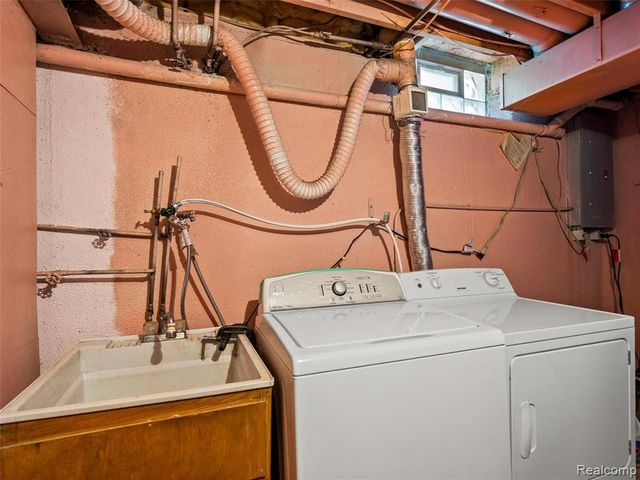 46386 Jackson Drive, Macomb, MI 48044