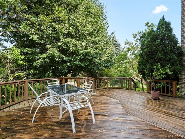 46386 Jackson Drive, Macomb, MI 48044