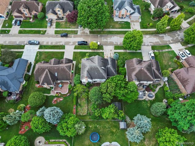 46386 Jackson Drive, Macomb, MI 48044