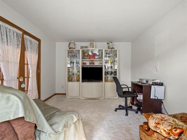 46386 Jackson Drive, Macomb, MI 48044