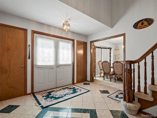 46386 Jackson Drive, Macomb, MI 48044