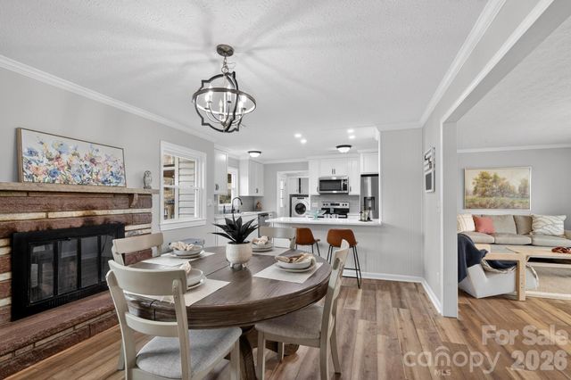 1037 Prestwood Drive SE, Lenoir, NC 28645