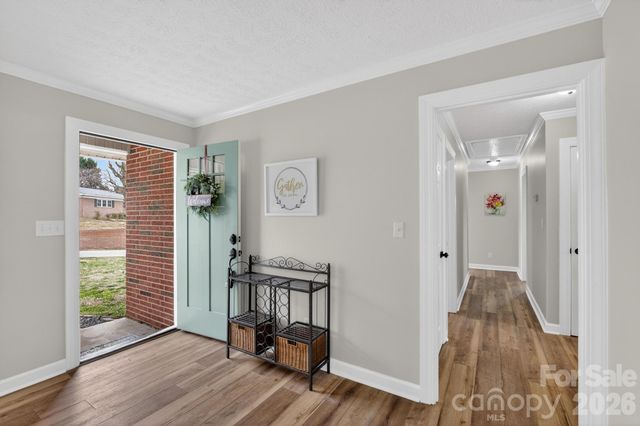 1037 Prestwood Drive SE, Lenoir, NC 28645