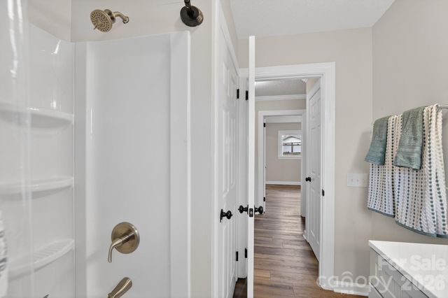 1037 Prestwood Drive SE, Lenoir, NC 28645