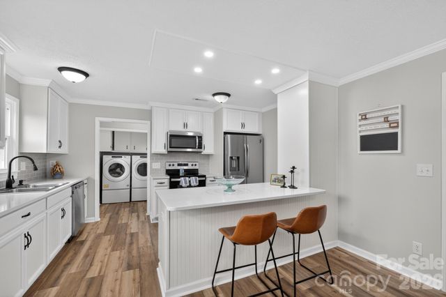 1037 Prestwood Drive SE, Lenoir, NC 28645