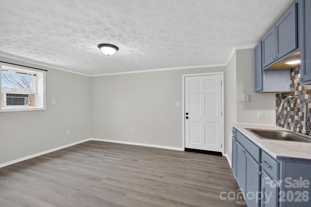 1037 Prestwood Drive SE, Lenoir, NC 28645