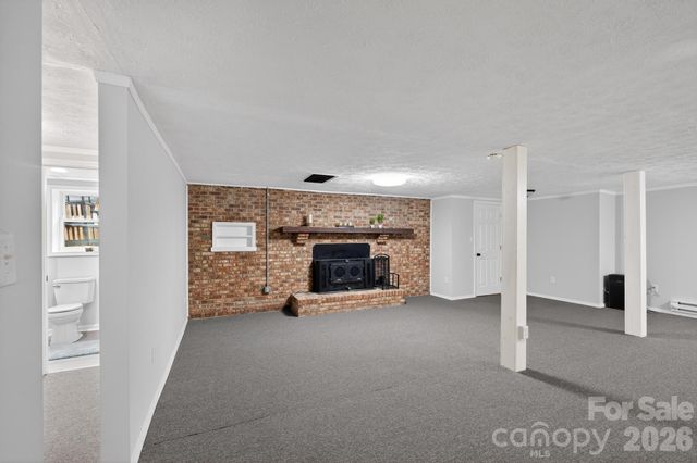 1037 Prestwood Drive SE, Lenoir, NC 28645