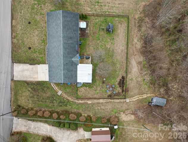 1037 Prestwood Drive SE, Lenoir, NC 28645