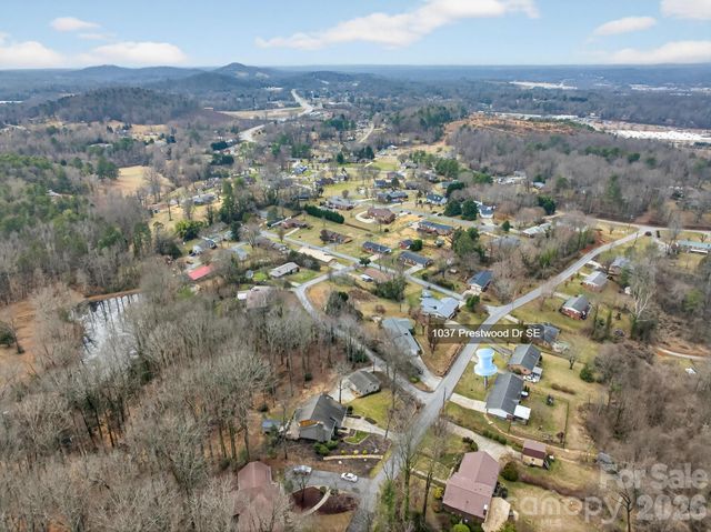 1037 Prestwood Drive SE, Lenoir, NC 28645