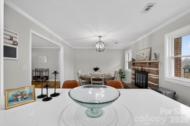 1037 Prestwood Drive SE, Lenoir, NC 28645