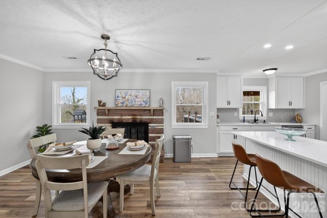 1037 Prestwood Drive SE, Lenoir, NC 28645