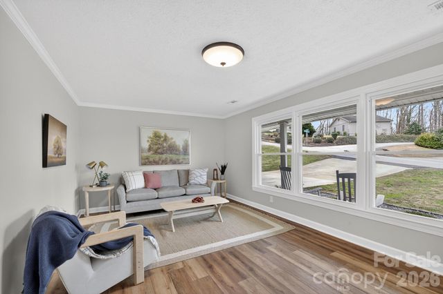 1037 Prestwood Drive SE, Lenoir, NC 28645