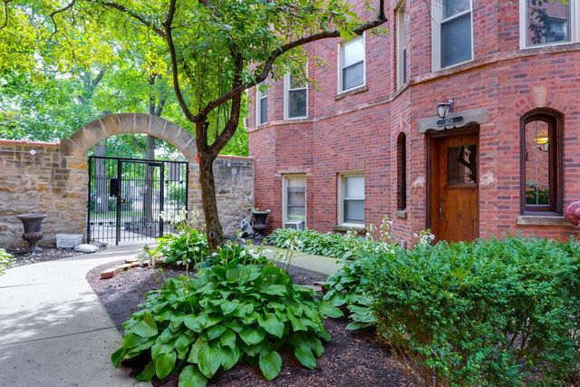 4124 N Kedvale Avenue 200, Chicago, IL 60641