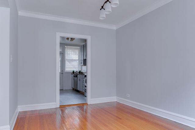 4124 N Kedvale Avenue 200, Chicago, IL 60641