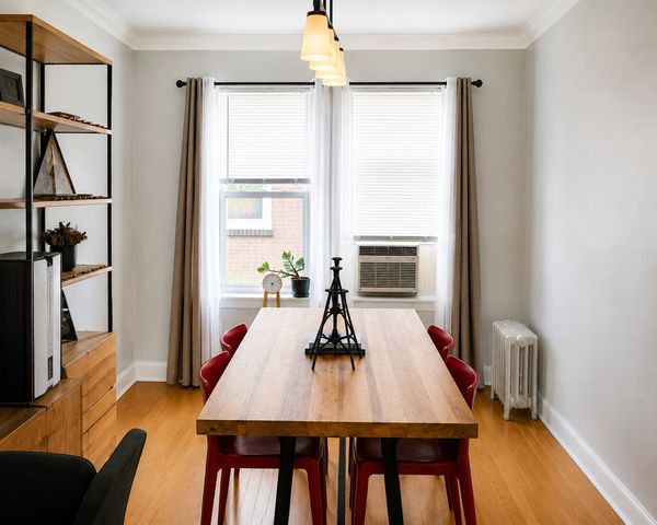 4124 N Kedvale Avenue 200, Chicago, IL 60641