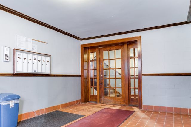 4124 N Kedvale Avenue 200, Chicago, IL 60641