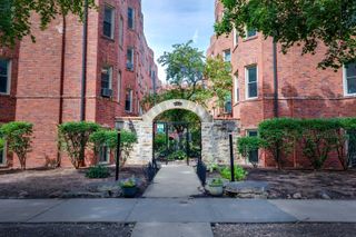 4124 N Kedvale Avenue 200, Chicago, IL 60641
