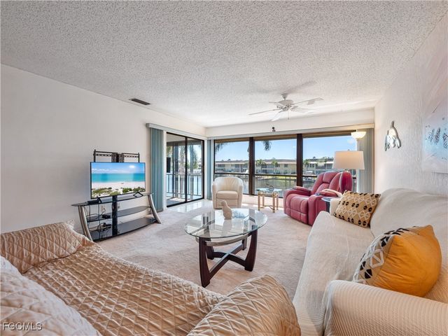 4218 SE 20th PL D5, Cape Coral, FL 33904