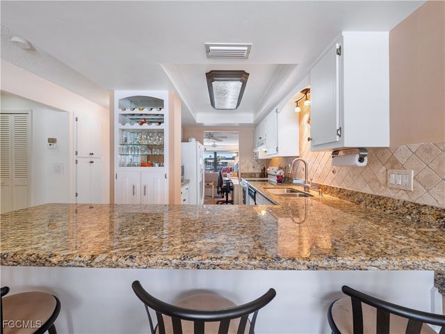 4218 SE 20th PL D5, Cape Coral, FL 33904