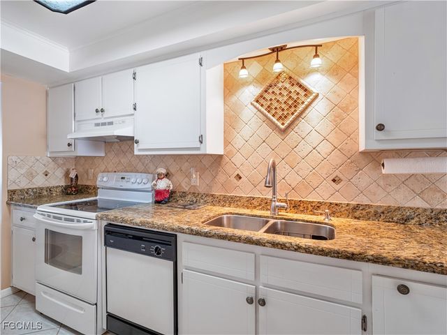 4218 SE 20th PL D5, Cape Coral, FL 33904