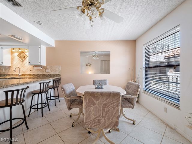 4218 SE 20th PL D5, Cape Coral, FL 33904