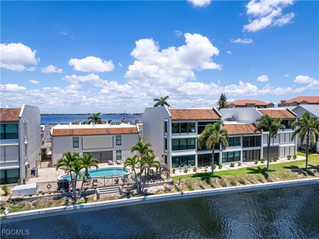 4218 SE 20th PL D5, Cape Coral, FL 33904