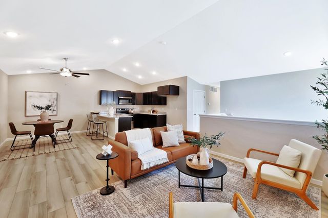 9199 E Chris St, Bel Aire, KS 67226