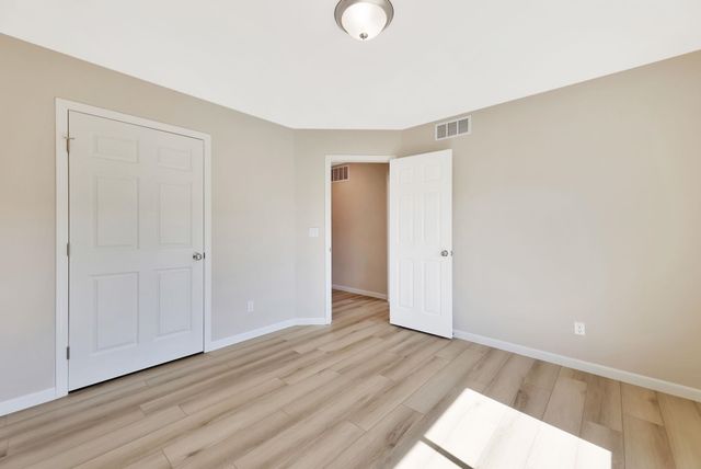 9199 E Chris St, Bel Aire, KS 67226