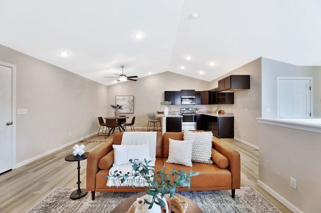 9199 E Chris St, Bel Aire, KS 67226