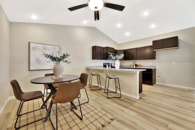 9199 E Chris St, Bel Aire, KS 67226