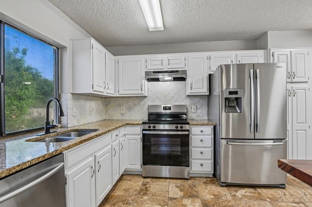 3704 Fort Hunt Drive, Arlington, TX 76016