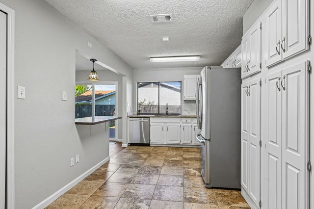 3704 Fort Hunt Drive, Arlington, TX 76016