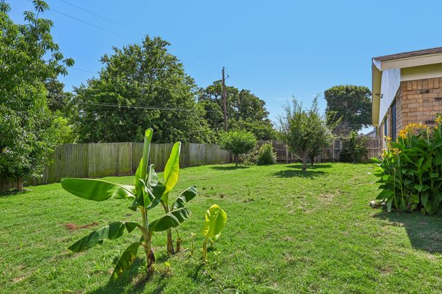 3704 Fort Hunt Drive, Arlington, TX 76016