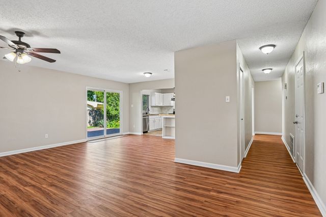 3704 Fort Hunt Drive, Arlington, TX 76016
