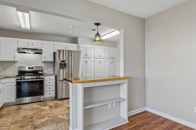 3704 Fort Hunt Drive, Arlington, TX 76016