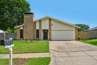 3704 Fort Hunt Drive, Arlington, TX 76016