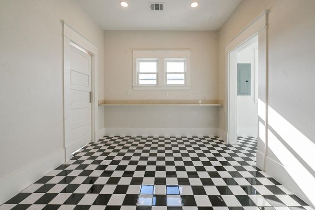 811 Stuart Street C, Houston, TX 77006