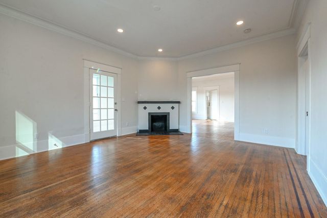 811 Stuart Street C, Houston, TX 77006