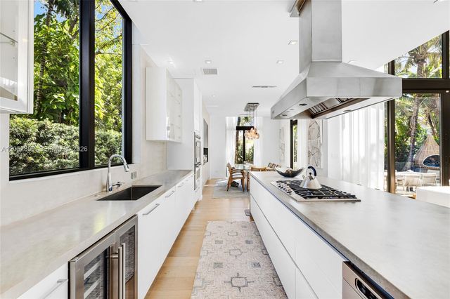 4515 N Michigan Avenue, Miami Beach, FL 33140