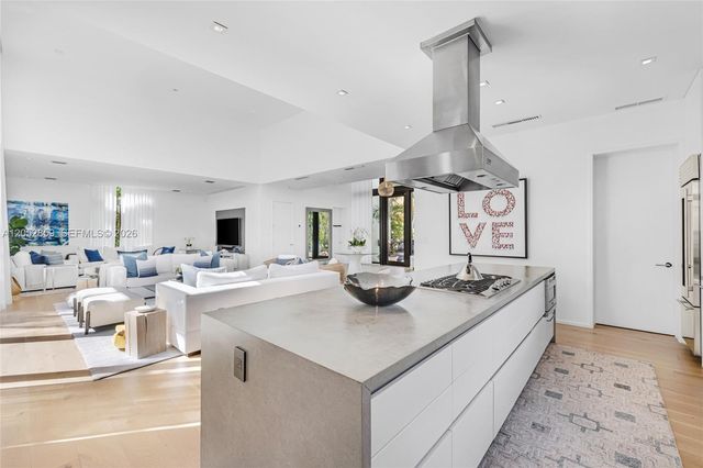 4515 N Michigan Avenue, Miami Beach, FL 33140