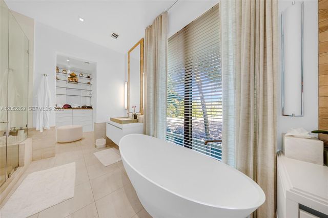 4515 N Michigan Avenue, Miami Beach, FL 33140